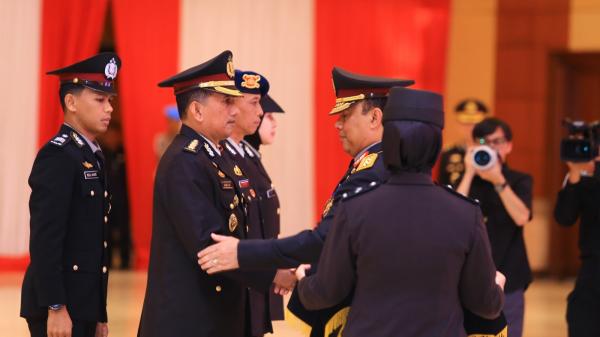 Sebanyak 209 Personel Polri Dianugerahi Tanda Jasa Bintang Bhayangkara Nararya