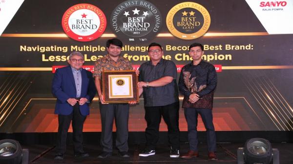 Bridgestone Sabet Golden Best Brand pada Indonesia Best Brands Award 2023