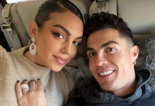 Asmara Cristiano Ronaldo dan Georgina Rodriguez, Jatuh Cinta pada Pandangan Pertama