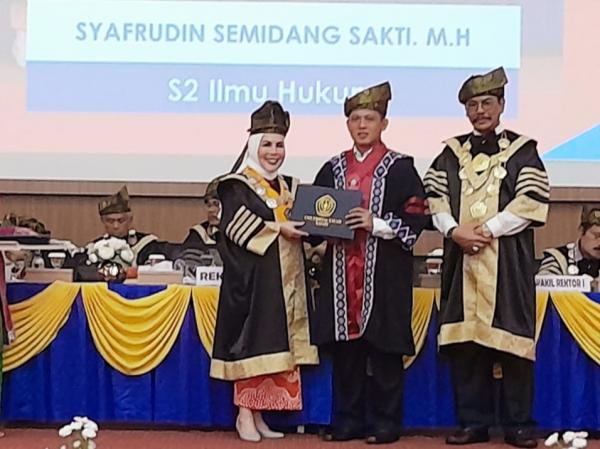 Sebanyak 447 Mahasiswa Uniba Diwisuda, Rektor: Manfaatkan Ilmu Untuk Masyarakat.