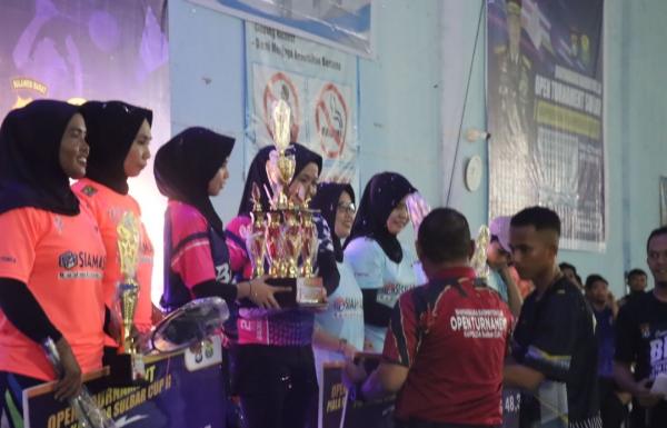 Irjen Pol Adang Ginanjar Tutup Turnamen Bulutangkis Piala Kapolda Sulbar ke 2