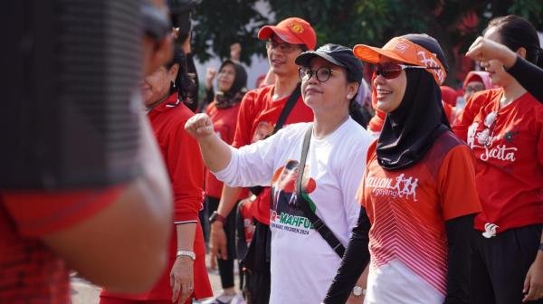 Gandeng Emak-emak, Hasto Kristiyanto dan Siti Atikoh Lakukan Safari Politik di Semarang