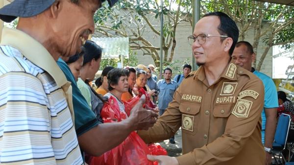 Jelang Natal, 5.440 Paket Sembako Bersubsidi Disalurkan Pemkab Bangka Tengah ke Masyarakat