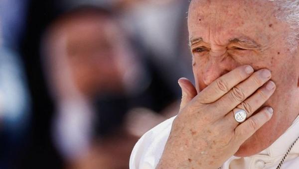 Zionis Israel Bunuh 2 Perempuan di Gereja Gaza, Paus Fransiskus Sebut Terorisme