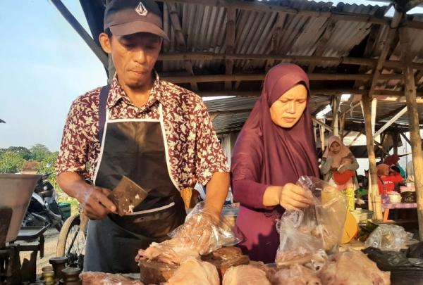 Harga Daging Ayam Turun di Gubug Jelang Perayaan Natal 2023 dan Tahun Baru 2024