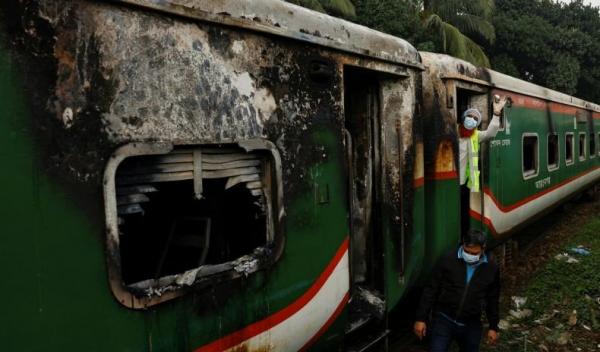 Sadis! Bakar Kereta Penuh Penumpang Oleh Demonstran di Bangladesh , 4 Orang Tewas