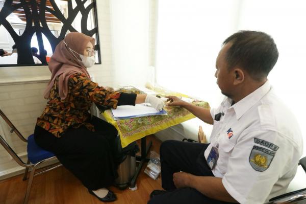 Masinis hingga Bagian Operasional KAI Daop 8 Surabaya Jalani Tes Narkoba