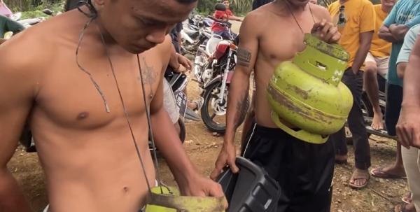 Warga Tambak Rejo Kalungkan Tabung Gas Melon ke Pelaku Pencurian yang Beraksi di Siang Bolong