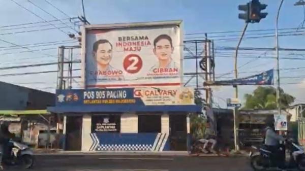 Heboh, Reklame Prabowo - Gibran Terpasang di Atas Pos Polisi
