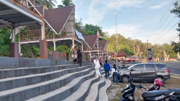 Sambut Libur Natal dan Tahun Baru 2024, PKL di Pantai Karanghawu Sukabumi Dibenahi