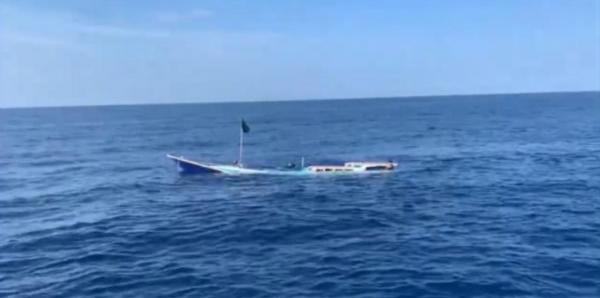 Kapal Angkut 37 Orang Tenggelam di Tengah Laut Mamuju, Diterjang Gelombang Tinggi