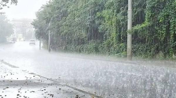 Prakiraan Cuara Batam Selasa 23 April 2024: Potensi Hujan Petir Siang hingga Sore