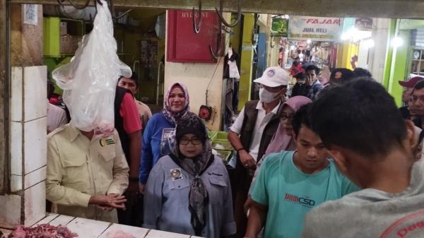 Pj Wali Kota Banjar Ida Wahida Hidayati Sidak Harga Pangan di Pasar Tradisional