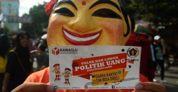 Politik Uang Warnai Kampanye di Jawa Barat, Bawaslu Ancam Sanksi Hukum