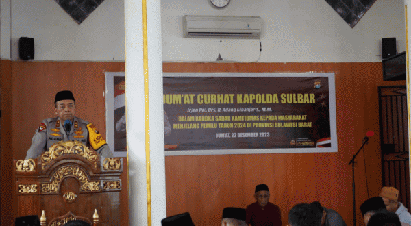 Kapolda Sulbar Gelar Jumat Curhat di Masjid Nurul Anhar Mamuju
