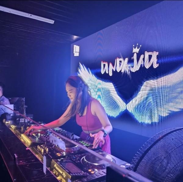 DJ Dinda Jade Siap Menghentak Malam Pergantian Tahun di Gili Air Lombok
