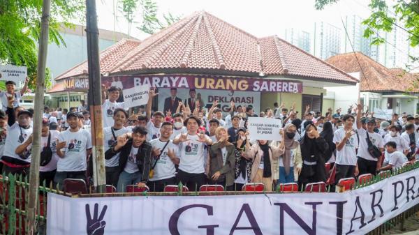 Ratusan Warga Bandung Meriahkan Deklarasi BAGAMA Jabar Menangkan Ganjar-Mahfud