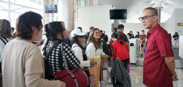 Kakanwil Kemenkumham Sulut Tinjau Aktivitas Penerbangan Internasional di Bandara Sam Ratulangi