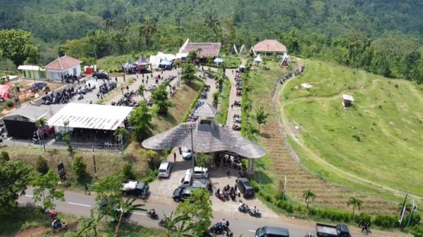 Suguhkan Nuansa Alam, Rest Area Betek Menjadi Tempat Event Aniversary ke-7 CBR Kraksaan Comunity