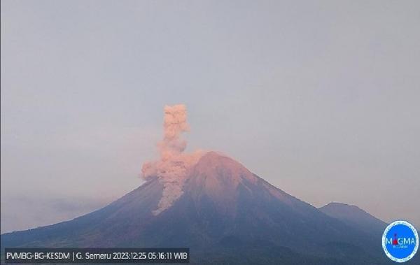 Gunung Semeru Erupsi, Tinggi Letusan Capai 1.000 Meter