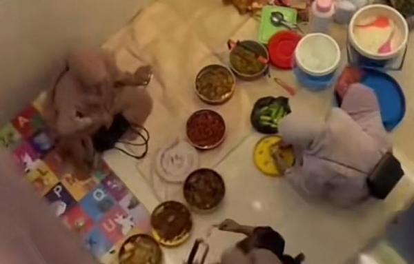 Video Viral, Emak Emak Piknik Gelar Tikar dan Bawa Makanan di Dalam Mall