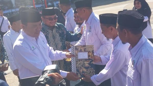 Menag Yaqut Berpesan Dua hal Ini saat Kukuhkan 2302 orang Relawan Moderasi di Lombok
