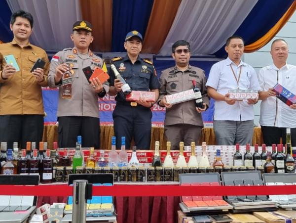 Bea Cukai Batam Musnahkan Barang Ilegal Senilai Rp 7M