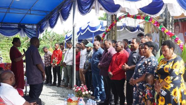 Kukuhkan Tim Pemenangan Distrik, Hengki Bayage Optimis Raih Kursi DPR Papua Pegunungan