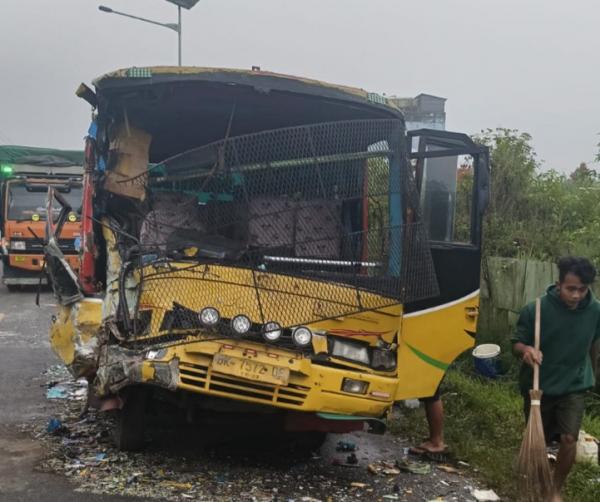 Kecelakaan Antara Dua Bus di Tapanuli Utara, 2 Luka Berat dan 15 Luka Ringan 