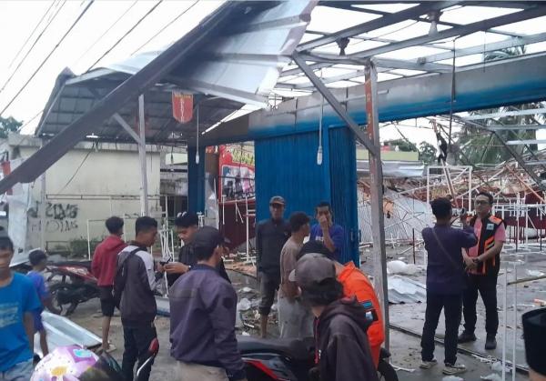 Update! Angin Puting Beliung Terjang Pandeglang, 71 Rumah Rusak