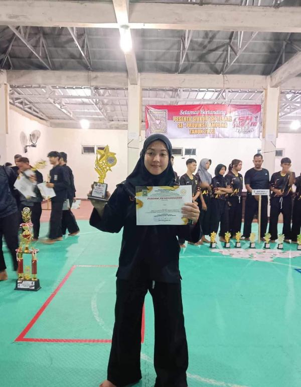 Atlet SH PSHT asal Way Kanan Desi Novita Sari raih Medali Perak dalam Kejuaraan di Kota Metro