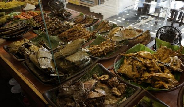 Ini Dia Restoran Sunda di Bandung untuk Lengkapi Liburan Akhir Tahun Bareng Keluarga