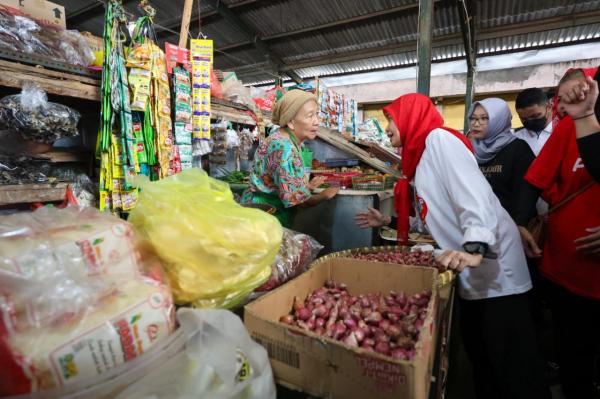 Dengarkan Aspirasi Masyarakat, Atikoh Blusukan Pasar Boom Lama Semarang
