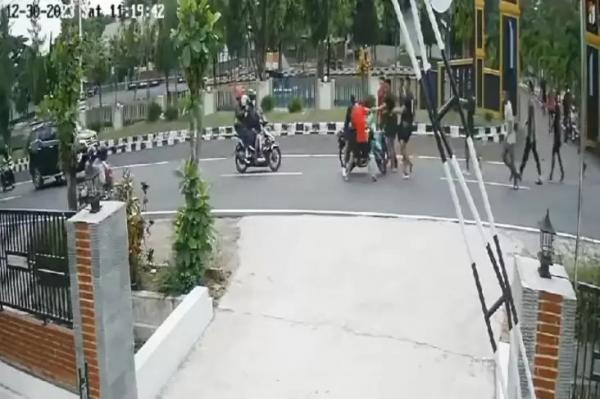 Beredar Video Oknum TNI Pukuli Relawan Ganjar-Mahfud, Kapuspen: Dalam Pemeriksaan Denpom Surakarta