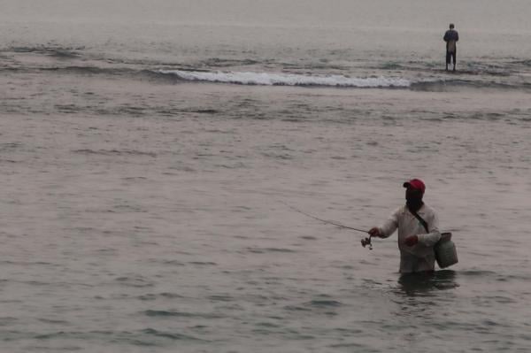 Mancing Cumi di Pantai Carita