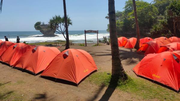 Camping Asyik di Pantai Madasari Pangandaran, Menikmati Keindahan Alam dan Keseruan Malam Tahun Baru