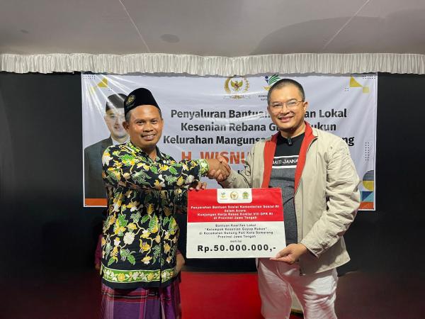 Lestarikan Seni Rebana, Wisnu Wijaya Serahkan Bantuan Kearifan Lokal di Kota Semarang