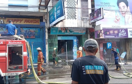 Kebakaran Toko Kosmetik di Cirebon, Warga Mendengar Ada Ledakan Sebelum Terbakar