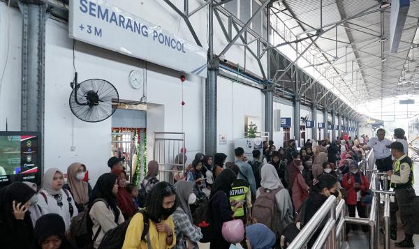 Puncak Arus Balik Libur Nataru, 29.761 Penumpang Gunakan KA dari Daop 4 Semarang