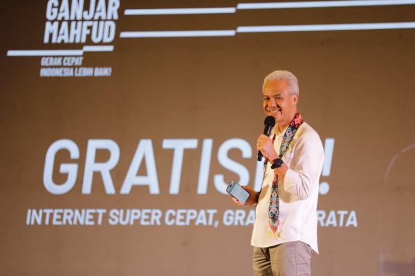 Capres Ganjar Pranowo Tawarkan Program Internet Gratis untuk Pelajar Seluruh Indonesia