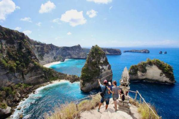 Kunjungan Wisman ke Indonesia Melebihi Target: Prestasi Gemilang Pariwisata di 2023