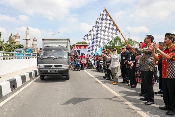 Pj Gubernur Jateng Resmikan Jembatan Ganefo, Jalur Alternatif Penghubung Sragen-Grobogan