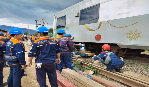 Tabrakan Kereta di Cicalengka, 8 Unit KA Turangga dan 6 CL Bandung Raya Berhasil Dievakuasi