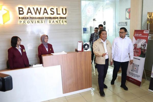 Pj Gubernur Banten Al Muktabar Kunjungi Bawaslu Pastikan Stabilitas Daerah Terjaga