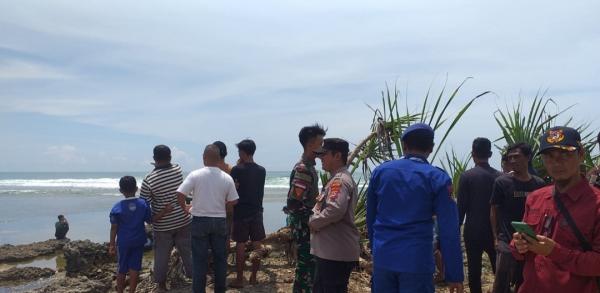 Dihantam Ombak Saat Mancing Gurita, Nelayan Binuangeun Lebak Hilang Tenggelam