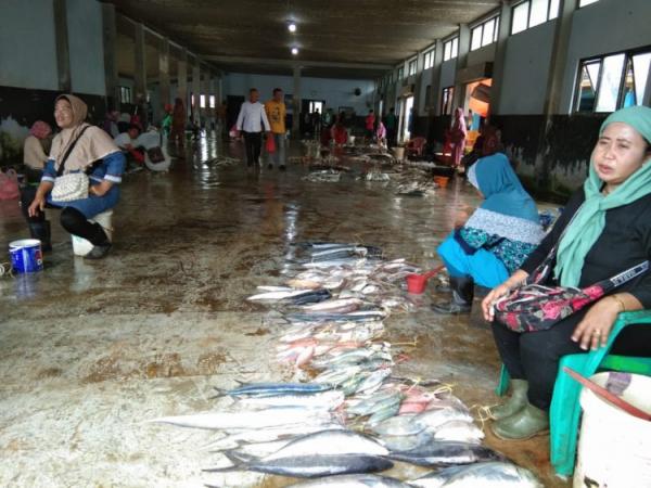 Batal Naik! Pemkab Lebak Berikan Relaksasi Retribusi Lelang Ikan Tetap 3 Persen