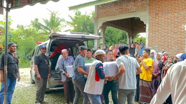 Jenazah TKI Asal Aceh Meninggal Kecelakaan Truk Tiba di Rumah Duka, Haji Uma Sampaikan Dukacita