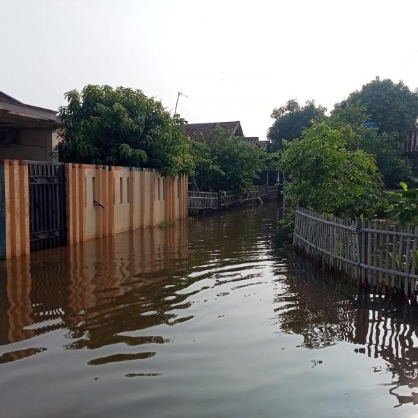 Sepekan Diguyur Hujan, Karawang Dikepung Banjir, Karangligar Masih Daerah Terparah