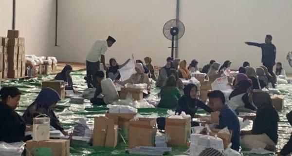 KPU Balikpapan Targetkan 200 Ribu Kertas Suara Sehari, Libatkan 150 Petugas Pelipatan
