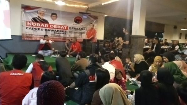 Anggota DPRD Bersama 67 Organ Relawan Ganjar di Garut Nobar Debat Capres